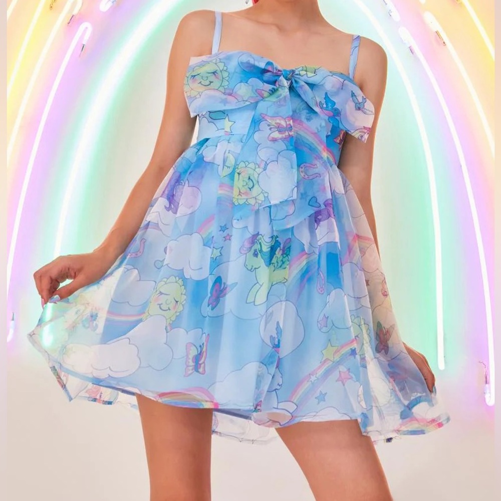 RAINBOW CHASER ORGANZA BABYDOLL DRESS
DOLLS KILL X MY LITTLE PONY